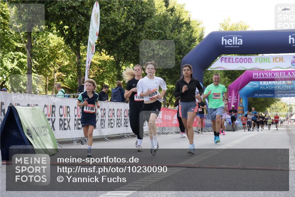06.09.2026 - CURREX Alsterlauf Yannick Fuchs http://msf.ph/oto/10230090 06.09.2026 11:52:20 Ziel 1009, 1059, 1120, 1186, 1205, 1206, 1215, 1244, 1266, 1304 meine-sportfotos.de