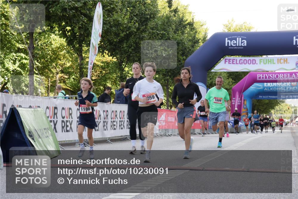 06.09.2026 - CURREX Alsterlauf Yannick Fuchs http://msf.ph/oto/10230091 06.09.2026 11:52:20 Ziel 1009, 1059, 1120, 1186, 1205, 1206, 1215, 1244, 1266, 1304 meine-sportfotos.de