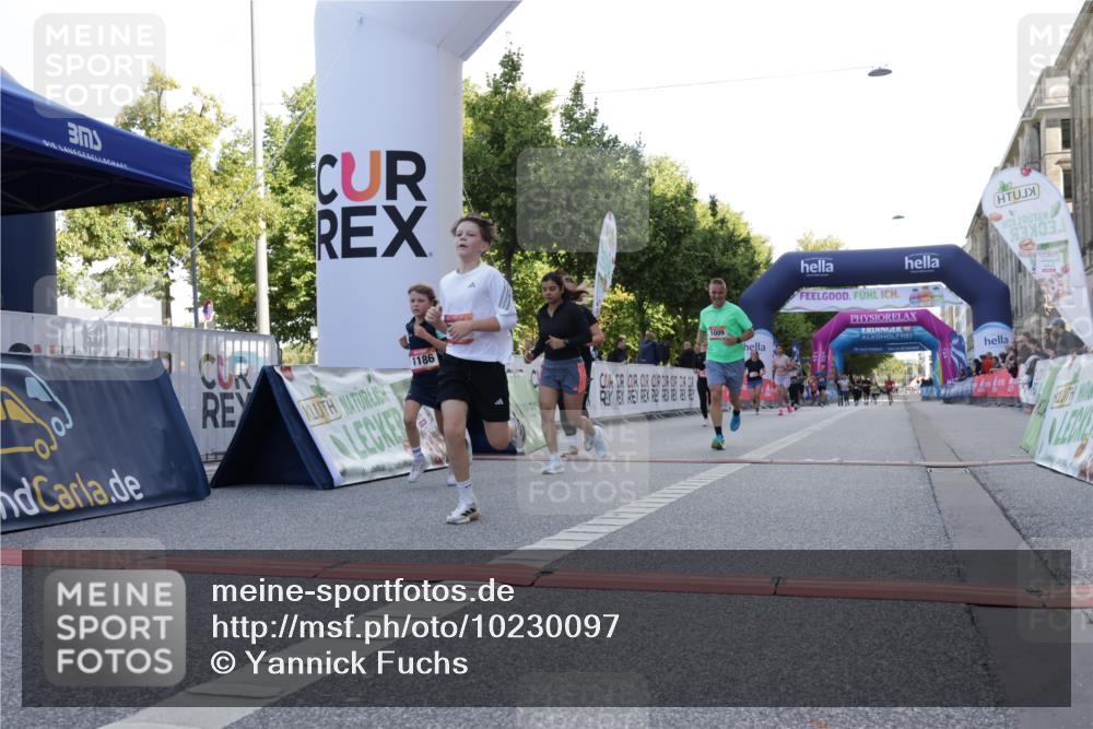 06.09.2026 - CURREX Alsterlauf Yannick Fuchs http://msf.ph/oto/10230097 06.09.2026 11:52:22 Ziel 1009, 1020, 1059, 1120, 1186, 1205, 1206, 1215, 1266, 1304 meine-sportfotos.de