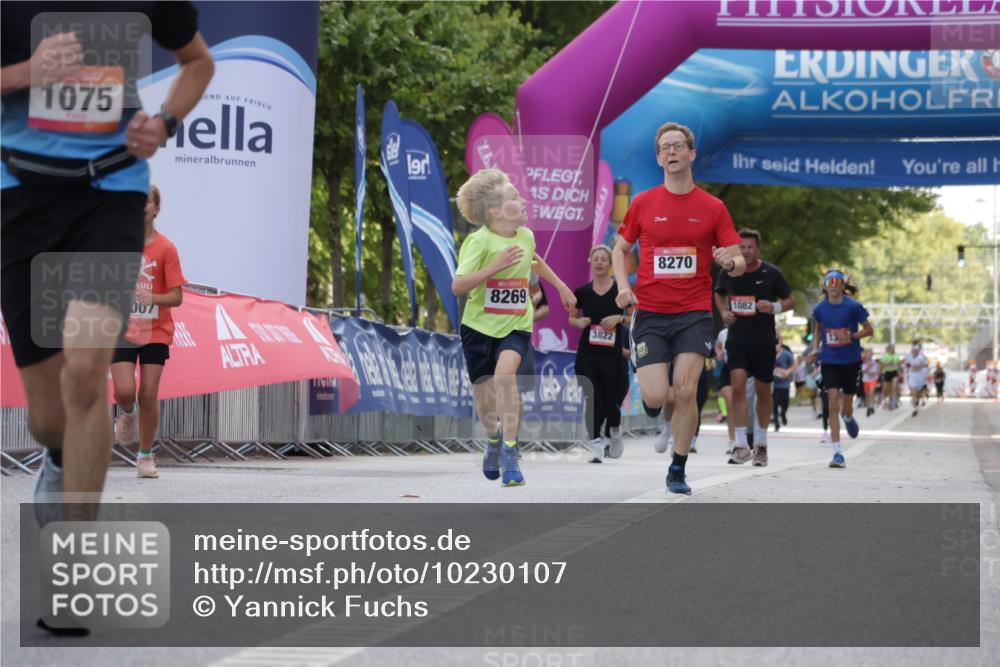 06.09.2026 - CURREX Alsterlauf Yannick Fuchs http://msf.ph/oto/10230107 06.09.2026 11:52:31 Ziel 1020, 1075, 1076, 1139, 8028, 8202, 8269, 8270 meine-sportfotos.de