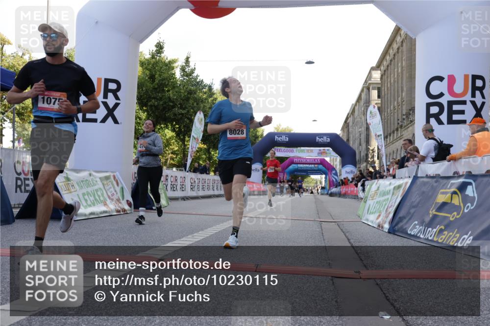 06.09.2026 - CURREX Alsterlauf Yannick Fuchs http://msf.ph/oto/10230115 06.09.2026 11:52:34 Ziel 1007, 1075, 1076, 1139, 8028, 8202, 8269, 8270 meine-sportfotos.de