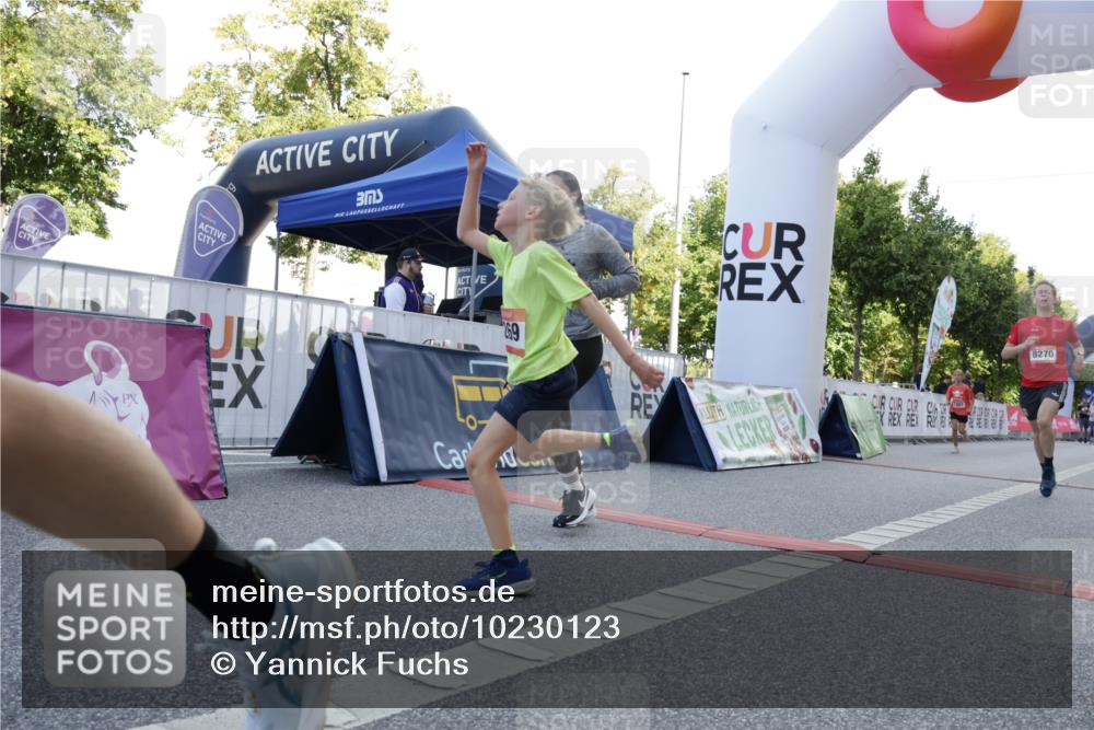 06.09.2026 - CURREX Alsterlauf Yannick Fuchs http://msf.ph/oto/10230123 06.09.2026 11:52:36 Ziel 1007, 1075, 1076, 1139, 8028, 8202, 8269, 8270 meine-sportfotos.de