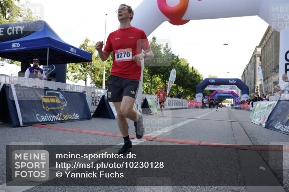 06.09.2026 - CURREX Alsterlauf Yannick Fuchs http://msf.ph/oto/10230128 06.09.2026 11:52:38 Ziel 1007, 1075, 1076, 1310, 8028, 8202, 8269, 8270 meine-sportfotos.de