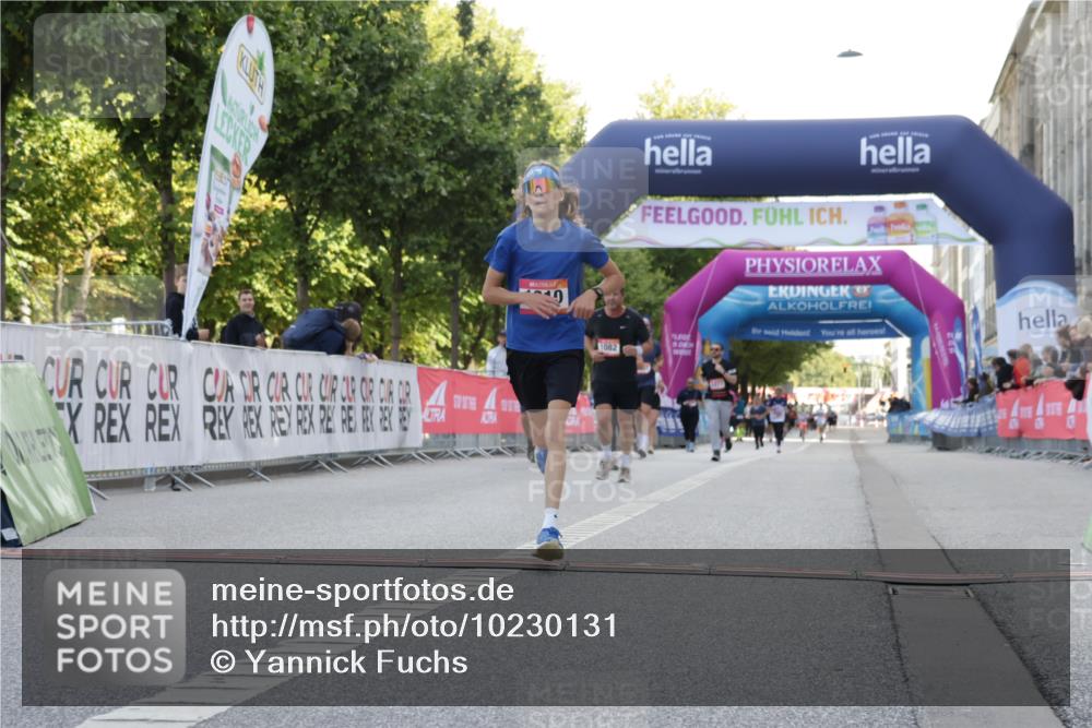 06.09.2026 - CURREX Alsterlauf Yannick Fuchs http://msf.ph/oto/10230131 06.09.2026 11:52:41 Ziel 1007, 1082, 1310, 8028, 8269, 8270 meine-sportfotos.de