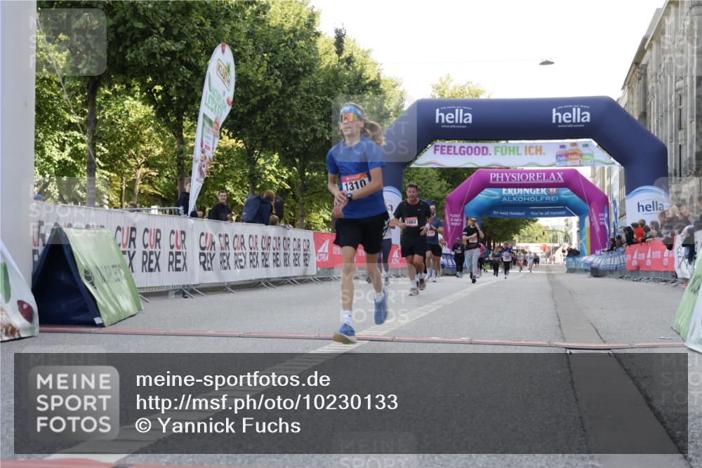 06.09.2026 - CURREX Alsterlauf Yannick Fuchs http://msf.ph/oto/10230133 06.09.2026 11:52:42 Ziel 1007, 1082, 1310, 8269, 8270 meine-sportfotos.de