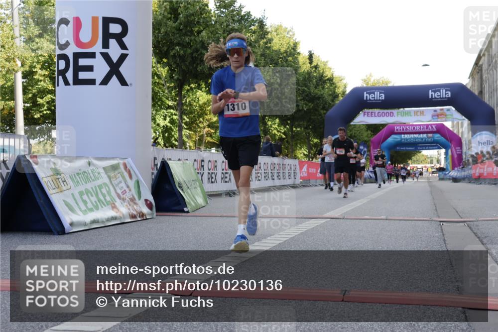 06.09.2026 - CURREX Alsterlauf Yannick Fuchs http://msf.ph/oto/10230136 06.09.2026 11:52:43 Ziel 1007, 1082, 1310, 8270 meine-sportfotos.de