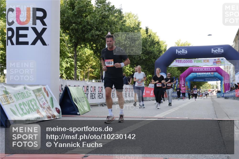 06.09.2026 - CURREX Alsterlauf Yannick Fuchs http://msf.ph/oto/10230142 06.09.2026 11:52:46 Ziel 1077, 1082, 1310, 1340, 3821, 3822, 8137 meine-sportfotos.de