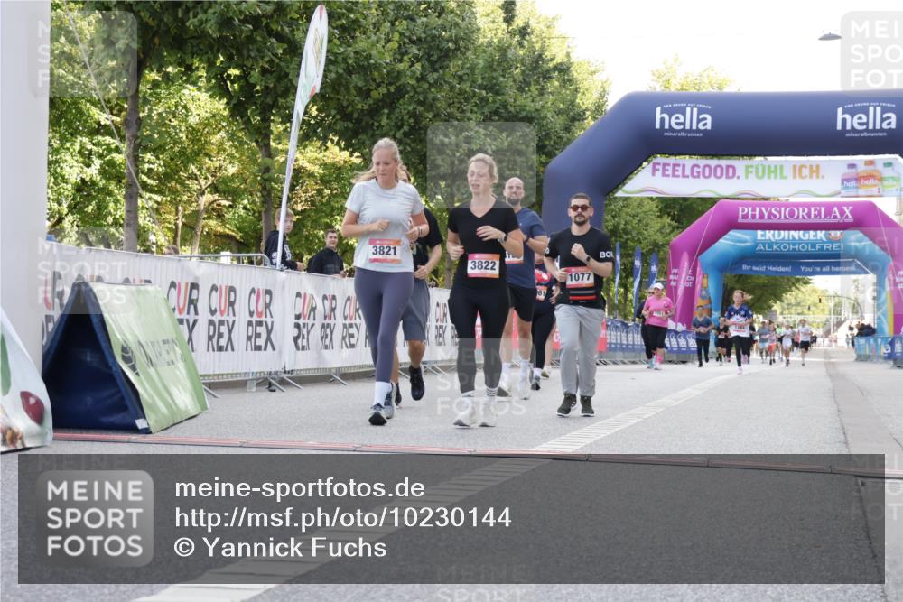 06.09.2026 - CURREX Alsterlauf Yannick Fuchs http://msf.ph/oto/10230144 06.09.2026 11:52:48 Ziel 1061, 1077, 1082, 1310, 1340, 3821, 3822, 8137 meine-sportfotos.de