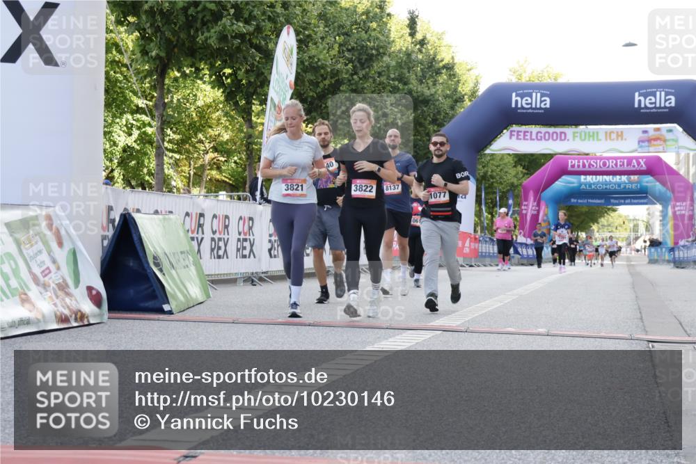 06.09.2026 - CURREX Alsterlauf Yannick Fuchs http://msf.ph/oto/10230146 06.09.2026 11:52:49 Ziel 1061, 1077, 1082, 1310, 1340, 3821, 3822, 8016, 8137 meine-sportfotos.de