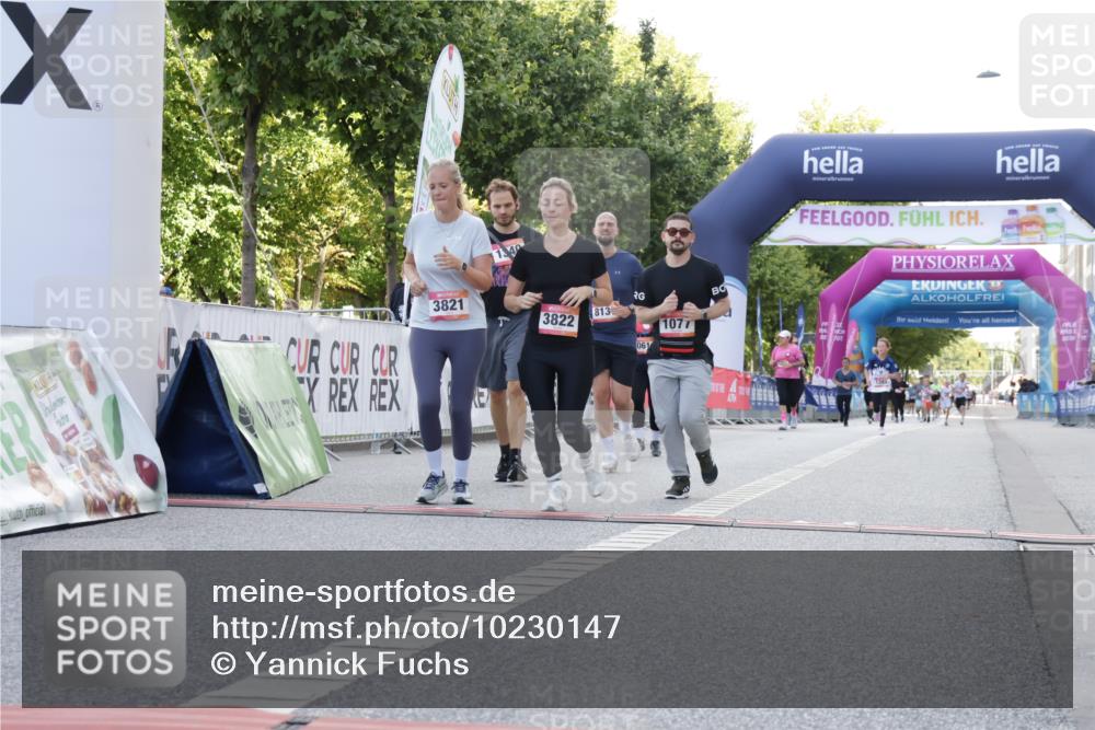 06.09.2026 - CURREX Alsterlauf Yannick Fuchs http://msf.ph/oto/10230147 06.09.2026 11:52:49 Ziel 1061, 1077, 1082, 1310, 1340, 3821, 3822, 8016, 8137 meine-sportfotos.de