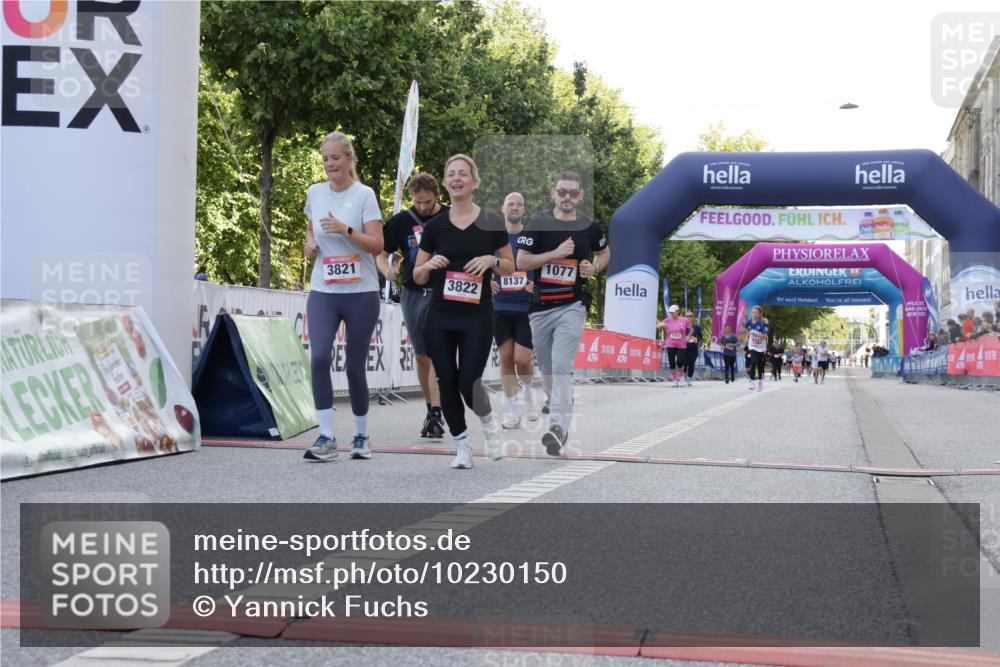 06.09.2026 - CURREX Alsterlauf Yannick Fuchs http://msf.ph/oto/10230150 06.09.2026 11:52:50 Ziel 1061, 1077, 1082, 1340, 3821, 3822, 8016, 8137 meine-sportfotos.de