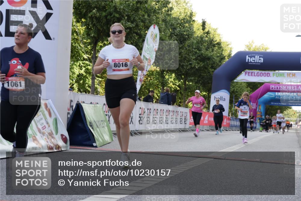 06.09.2026 - CURREX Alsterlauf Yannick Fuchs http://msf.ph/oto/10230157 06.09.2026 11:52:55 Ziel 1001, 1061, 1077, 1283, 1340, 3821, 3822, 8016, 8137 meine-sportfotos.de