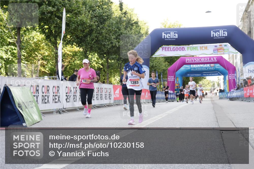 06.09.2026 - CURREX Alsterlauf Yannick Fuchs http://msf.ph/oto/10230158 06.09.2026 11:52:57 Ziel 1001, 1061, 1077, 1283, 1340, 3821, 3822, 8016, 8137, 8300 meine-sportfotos.de