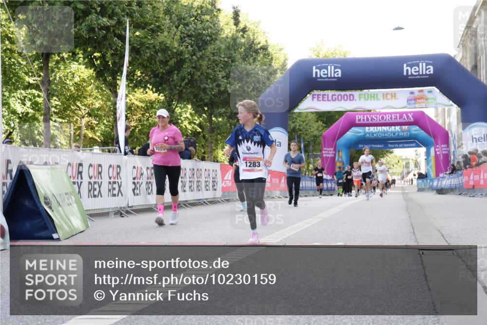 06.09.2026 - CURREX Alsterlauf Yannick Fuchs http://msf.ph/oto/10230159 06.09.2026 11:52:57 Ziel 1001, 1061, 1077, 1283, 1340, 3821, 3822, 8016, 8137, 8300 meine-sportfotos.de