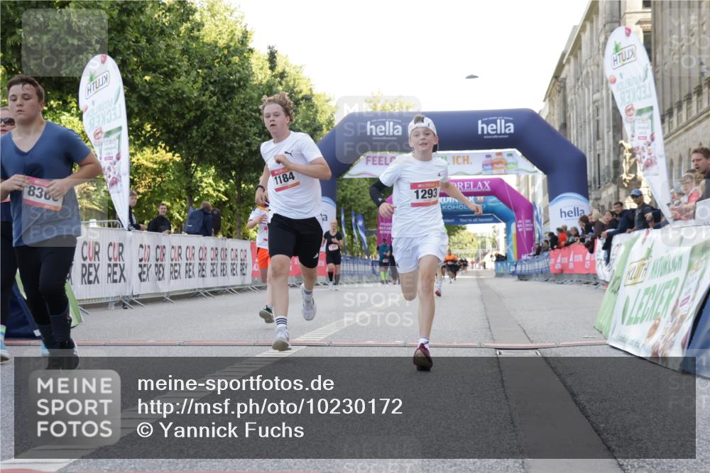 06.09.2026 - CURREX Alsterlauf Yannick Fuchs http://msf.ph/oto/10230172 06.09.2026 11:53:03 Ziel 1001, 1040, 1184, 1283, 1293, 4802, 8155, 8300 meine-sportfotos.de