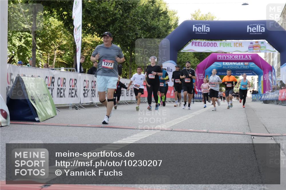 06.09.2026 - CURREX Alsterlauf Yannick Fuchs http://msf.ph/oto/10230207 06.09.2026 11:53:16 Ziel 1034, 1096, 1202, 1317, 1329, 8048 meine-sportfotos.de