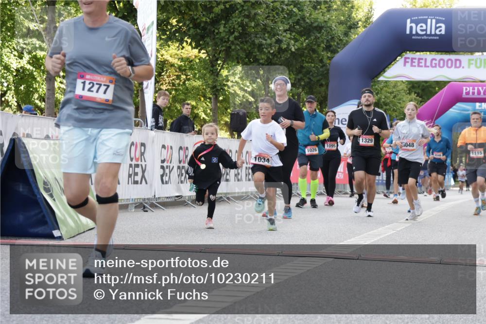 06.09.2026 - CURREX Alsterlauf Yannick Fuchs http://msf.ph/oto/10230211 06.09.2026 11:53:17 Ziel 1034, 1096, 1114, 1115, 1202, 1317, 1329, 8048 meine-sportfotos.de