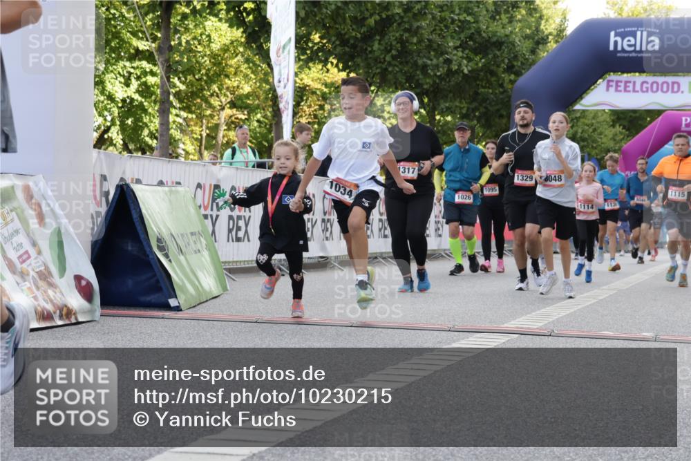 06.09.2026 - CURREX Alsterlauf Yannick Fuchs http://msf.ph/oto/10230215 06.09.2026 11:53:19 Ziel 1026, 1034, 1096, 1114, 1115, 1130, 1317, 1329, 8048 meine-sportfotos.de