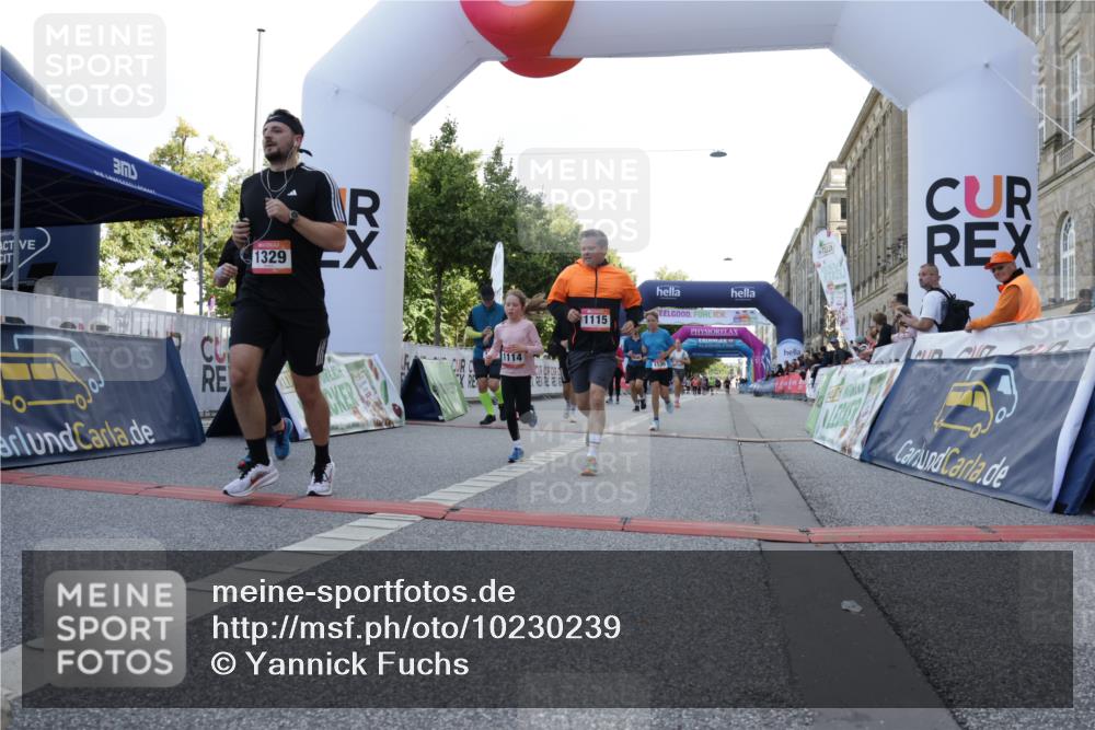 06.09.2026 - CURREX Alsterlauf Yannick Fuchs http://msf.ph/oto/10230239 06.09.2026 11:53:23 Ziel 1026, 1034, 1095, 1096, 1114, 1115, 1130, 1317, 1329, 1333, 8046, 8048, 8070 meine-sportfotos.de