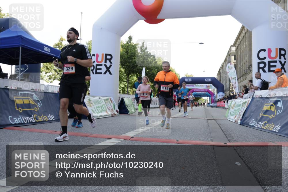 06.09.2026 - CURREX Alsterlauf Yannick Fuchs http://msf.ph/oto/10230240 06.09.2026 11:53:24 Ziel 1026, 1034, 1095, 1096, 1114, 1115, 1130, 1173, 1317, 1329, 1333, 3755, 8046, 8048, 8070 meine-sportfotos.de