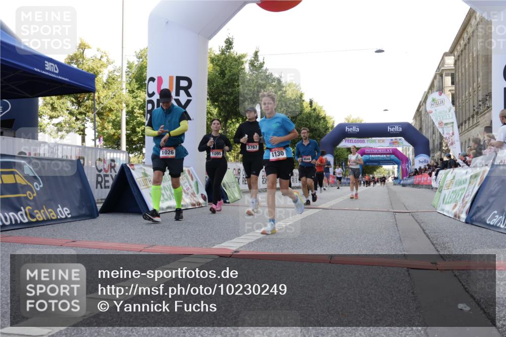 06.09.2026 - CURREX Alsterlauf Yannick Fuchs http://msf.ph/oto/10230249 06.09.2026 11:53:26 Ziel 1026, 1034, 1095, 1096, 1114, 1115, 1130, 1173, 1317, 1329, 1333, 1334, 3755, 8046, 8048, 8070 meine-sportfotos.de