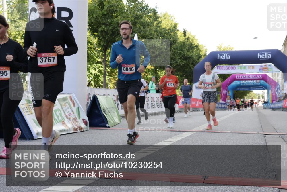 06.09.2026 - CURREX Alsterlauf Yannick Fuchs http://msf.ph/oto/10230254 06.09.2026 11:53:27 Ziel 1026, 1095, 1096, 1114, 1115, 1130, 1173, 1250, 1317, 1329, 1333, 1334, 3755, 8046, 8048, 8070 meine-sportfotos.de