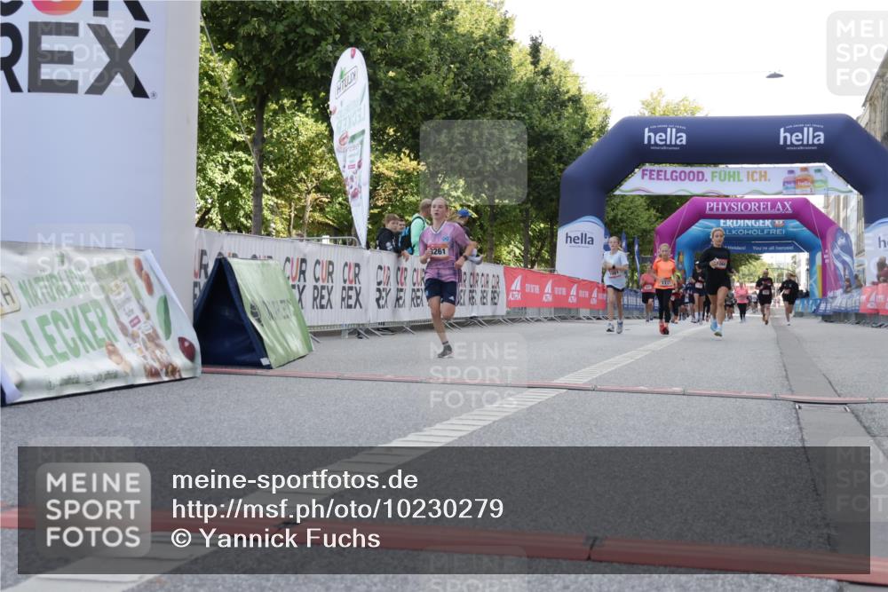06.09.2026 - CURREX Alsterlauf Yannick Fuchs http://msf.ph/oto/10230279 06.09.2026 11:53:36 Ziel 1066, 1173, 1250, 1334, 3755, 8261 meine-sportfotos.de