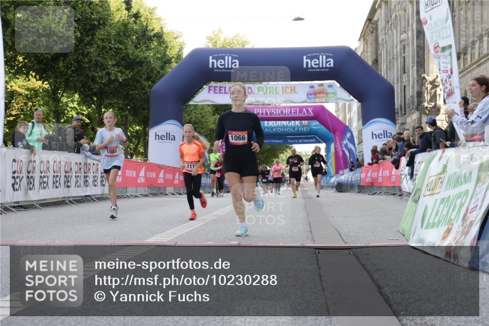 06.09.2026 - CURREX Alsterlauf Yannick Fuchs http://msf.ph/oto/10230288 06.09.2026 11:53:39 Ziel 1066, 1081, 1111, 1250, 8261 meine-sportfotos.de