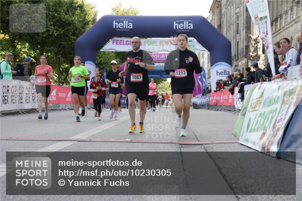 06.09.2026 - CURREX Alsterlauf Yannick Fuchs http://msf.ph/oto/10230305 06.09.2026 11:53:46 Ziel 1037, 1038, 1057, 1066, 1068, 1069, 1081, 1111, 1213 meine-sportfotos.de