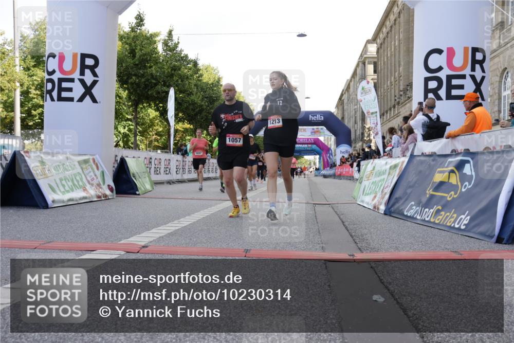 06.09.2026 - CURREX Alsterlauf Yannick Fuchs http://msf.ph/oto/10230314 06.09.2026 11:53:48 Ziel 1037, 1038, 1057, 1066, 1068, 1069, 1081, 1111, 1124, 1213 meine-sportfotos.de