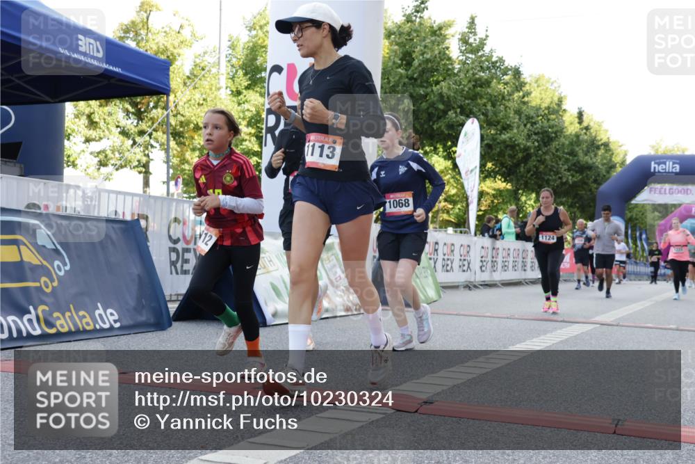 06.09.2026 - CURREX Alsterlauf Yannick Fuchs http://msf.ph/oto/10230324 06.09.2026 11:53:52 Ziel 1037, 1038, 1057, 1068, 1069, 1124, 1213, 1223, 1298, 1305 meine-sportfotos.de