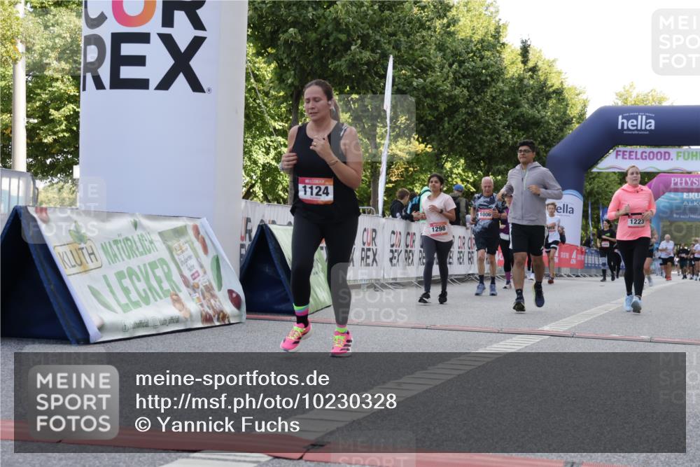 06.09.2026 - CURREX Alsterlauf Yannick Fuchs http://msf.ph/oto/10230328 06.09.2026 11:53:54 Ziel 1006, 1037, 1038, 1057, 1068, 1069, 1124, 1213, 1223, 1298, 1305 meine-sportfotos.de