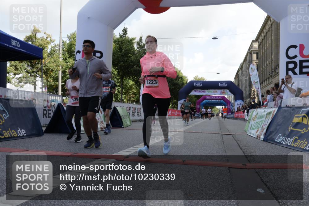 06.09.2026 - CURREX Alsterlauf Yannick Fuchs http://msf.ph/oto/10230339 06.09.2026 11:53:58 Ziel 1006, 1018, 1068, 1069, 1098, 1124, 1150, 1223, 1291, 1298, 1305, 8139 meine-sportfotos.de