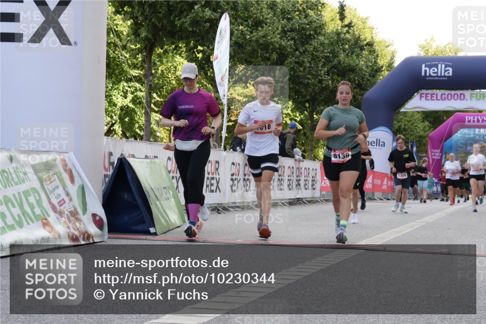 06.09.2026 - CURREX Alsterlauf Yannick Fuchs http://msf.ph/oto/10230344 06.09.2026 11:54:00 Ziel 1006, 1018, 1098, 1124, 1150, 1223, 1267, 1291, 1298, 1305, 8139, 8245 meine-sportfotos.de