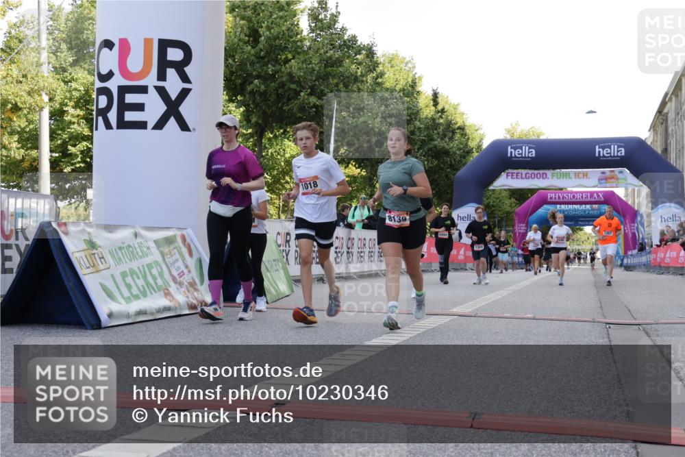 06.09.2026 - CURREX Alsterlauf Yannick Fuchs http://msf.ph/oto/10230346 06.09.2026 11:54:01 Ziel 1006, 1018, 1098, 1150, 1223, 1249, 1267, 1291, 1298, 1305, 8139, 8245 meine-sportfotos.de