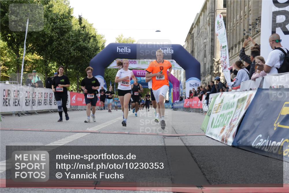 06.09.2026 - CURREX Alsterlauf Yannick Fuchs http://msf.ph/oto/10230353 06.09.2026 11:54:04 Ziel 1006, 1018, 1098, 1150, 1232, 1249, 1267, 1291, 1309, 8139, 8245 meine-sportfotos.de