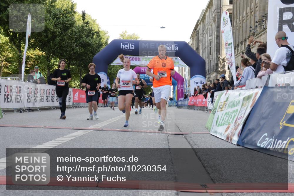 06.09.2026 - CURREX Alsterlauf Yannick Fuchs http://msf.ph/oto/10230354 06.09.2026 11:54:04 Ziel 1006, 1018, 1098, 1150, 1232, 1249, 1267, 1291, 1309, 8139, 8245 meine-sportfotos.de