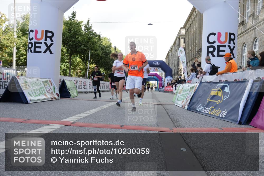 06.09.2026 - CURREX Alsterlauf Yannick Fuchs http://msf.ph/oto/10230359 06.09.2026 11:54:05 Ziel 1006, 1018, 1063, 1098, 1150, 1232, 1249, 1267, 1291, 1309, 8139, 8245 meine-sportfotos.de