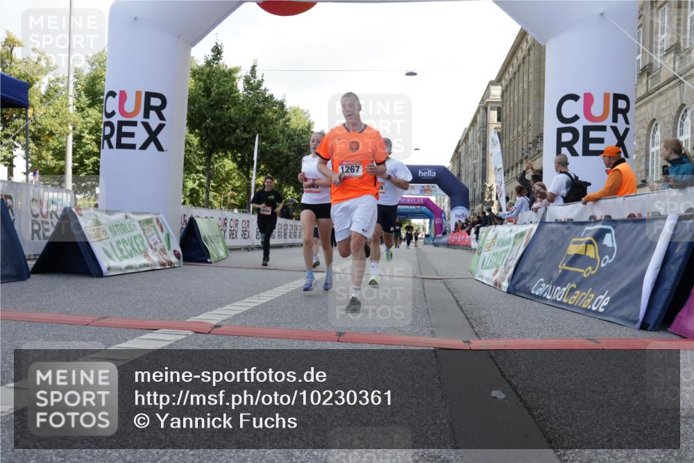 06.09.2026 - CURREX Alsterlauf Yannick Fuchs http://msf.ph/oto/10230361 06.09.2026 11:54:06 Ziel 1018, 1063, 1098, 1150, 1232, 1249, 1267, 1291, 1309, 8139, 8245 meine-sportfotos.de