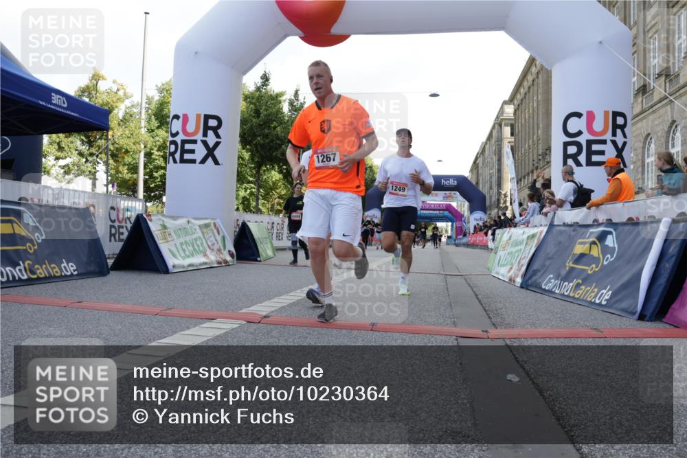 06.09.2026 - CURREX Alsterlauf Yannick Fuchs http://msf.ph/oto/10230364 06.09.2026 11:54:06 Ziel 1018, 1063, 1098, 1150, 1232, 1249, 1267, 1291, 1309, 8139, 8245 meine-sportfotos.de