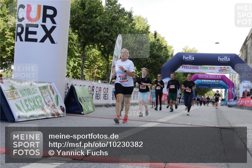 06.09.2026 - CURREX Alsterlauf Yannick Fuchs http://msf.ph/oto/10230382 06.09.2026 11:54:13 Ziel 1063, 1192, 1209, 1232, 1249, 1308, 1309, 1322, 1323, 8018 meine-sportfotos.de