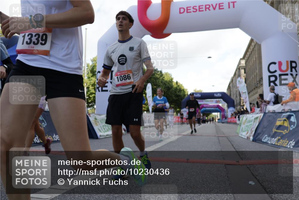06.09.2026 - CURREX Alsterlauf Yannick Fuchs http://msf.ph/oto/10230436 06.09.2026 11:54:29 Ziel 1078, 1086, 1104, 1151, 1191, 1328, 1332, 1339, 8185, 8239, 8240 meine-sportfotos.de