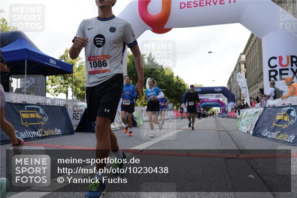 06.09.2026 - CURREX Alsterlauf Yannick Fuchs http://msf.ph/oto/10230438 06.09.2026 11:54:29 Ziel 1078, 1086, 1104, 1151, 1191, 1328, 1332, 1339, 8185, 8239, 8240 meine-sportfotos.de