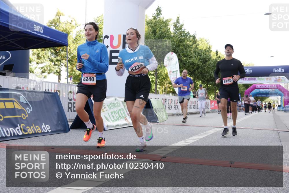 06.09.2026 - CURREX Alsterlauf Yannick Fuchs http://msf.ph/oto/10230440 06.09.2026 11:54:30 Ziel 1078, 1086, 1104, 1122, 1151, 1191, 1328, 1332, 1339, 8185, 8239, 8240 meine-sportfotos.de