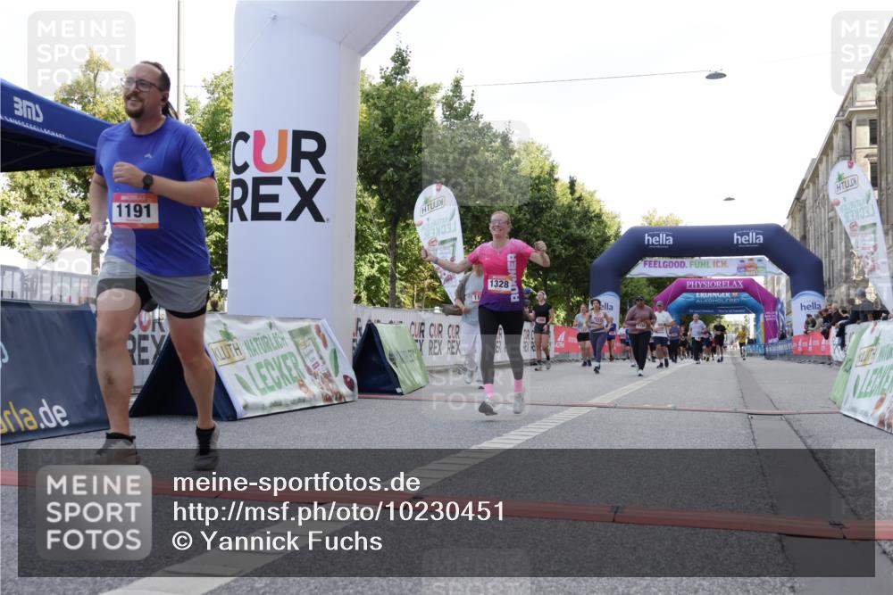 06.09.2026 - CURREX Alsterlauf Yannick Fuchs http://msf.ph/oto/10230451 06.09.2026 11:54:33 Ziel 1086, 1104, 1122, 1151, 1168, 1191, 1325, 1328, 1332, 1339, 8185, 8239, 8240 meine-sportfotos.de