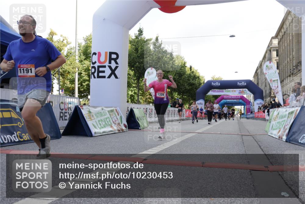 06.09.2026 - CURREX Alsterlauf Yannick Fuchs http://msf.ph/oto/10230453 06.09.2026 11:54:33 Ziel 1086, 1104, 1122, 1151, 1168, 1191, 1325, 1328, 1332, 1339, 8185, 8239, 8240 meine-sportfotos.de