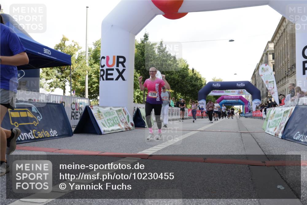 06.09.2026 - CURREX Alsterlauf Yannick Fuchs http://msf.ph/oto/10230455 06.09.2026 11:54:34 Ziel 1086, 1122, 1168, 1191, 1289, 1325, 1328, 1332, 1339, 8185, 8239, 8240 meine-sportfotos.de