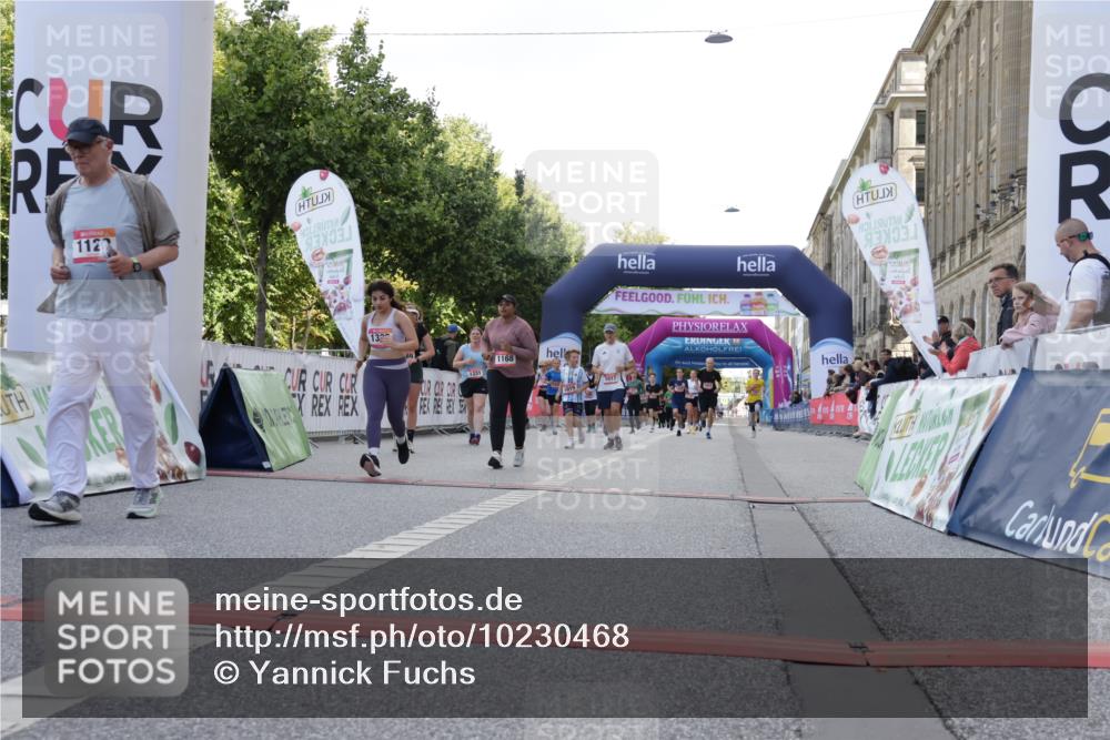 06.09.2026 - CURREX Alsterlauf Yannick Fuchs http://msf.ph/oto/10230468 06.09.2026 11:54:36 Ziel 1017, 1019, 1122, 1168, 1191, 1289, 1290, 1325, 1328, 1331, 8185 meine-sportfotos.de