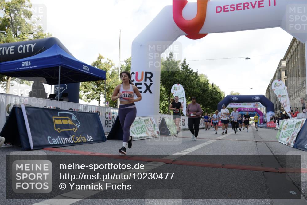 06.09.2026 - CURREX Alsterlauf Yannick Fuchs http://msf.ph/oto/10230477 06.09.2026 11:54:39 Ziel 1012, 1017, 1019, 1031, 1101, 1122, 1168, 1185, 1222, 1251, 1260, 1280, 1289, 1290, 1325, 1328, 1331 meine-sportfotos.de