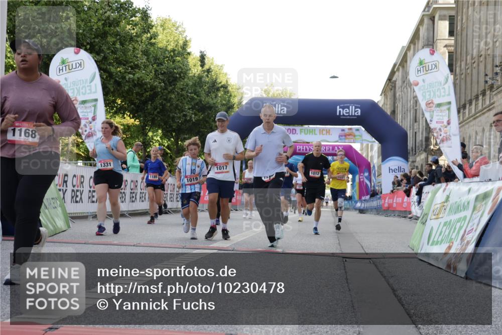 06.09.2026 - CURREX Alsterlauf Yannick Fuchs http://msf.ph/oto/10230478 06.09.2026 11:54:40 Ziel 1012, 1017, 1019, 1031, 1101, 1122, 1168, 1185, 1222, 1251, 1260, 1280, 1289, 1290, 1325, 1328, 1331 meine-sportfotos.de
